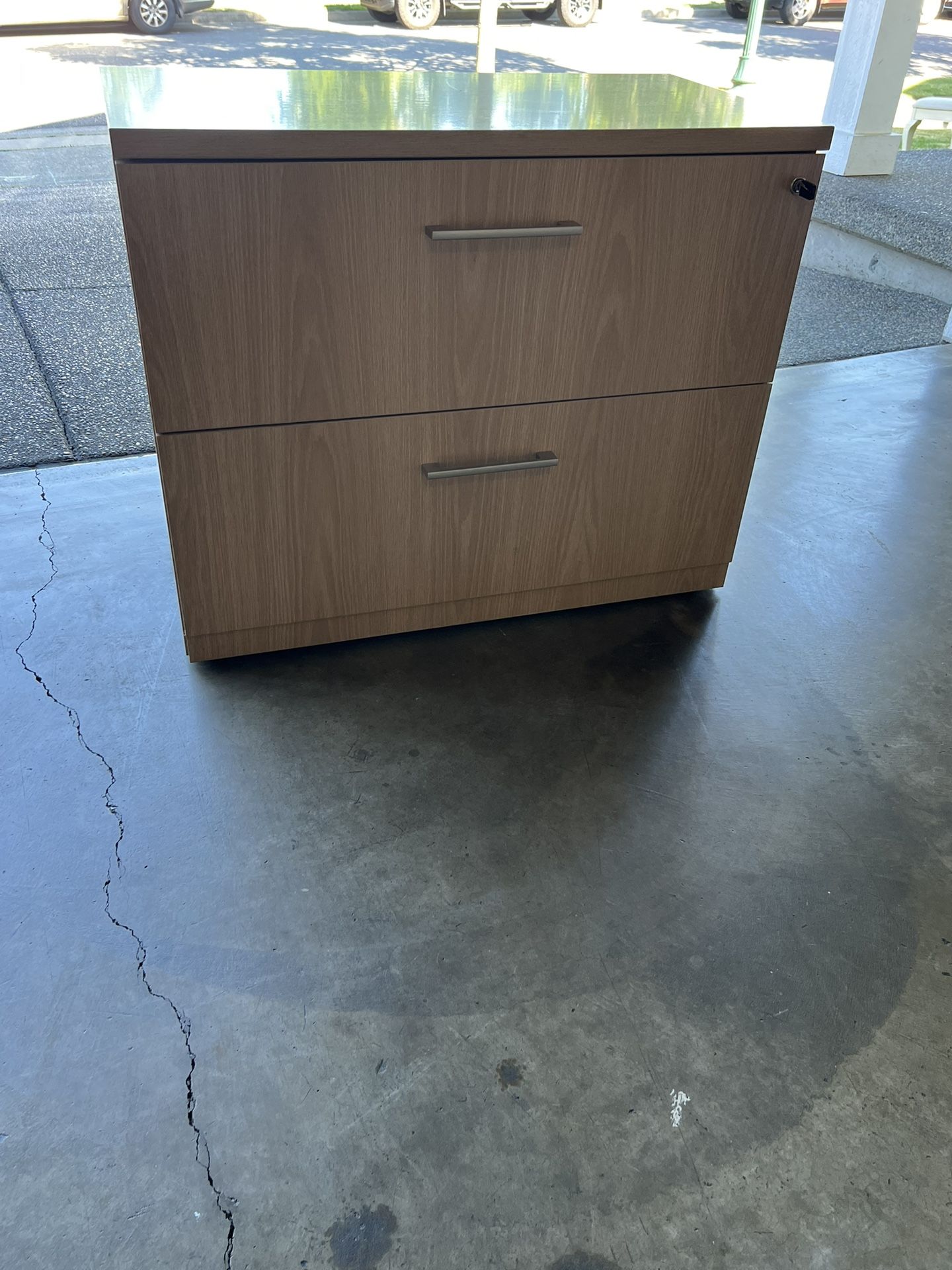 File cabinet almost new