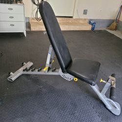 Hoist (HF-5165) Adjustable Weight Bench for $250 Firm (Walnut 91789)