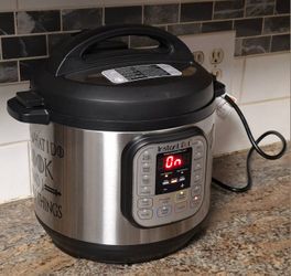 INSTANT POT DUO 6-QUART MULTI-USE ELECTRIC PRESSURE COOKER - TESTED & WORKING
