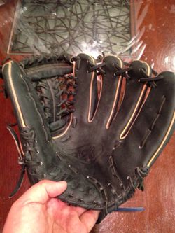 Baseball glove relacing