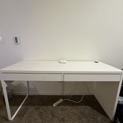 IKEA White Micke Desk