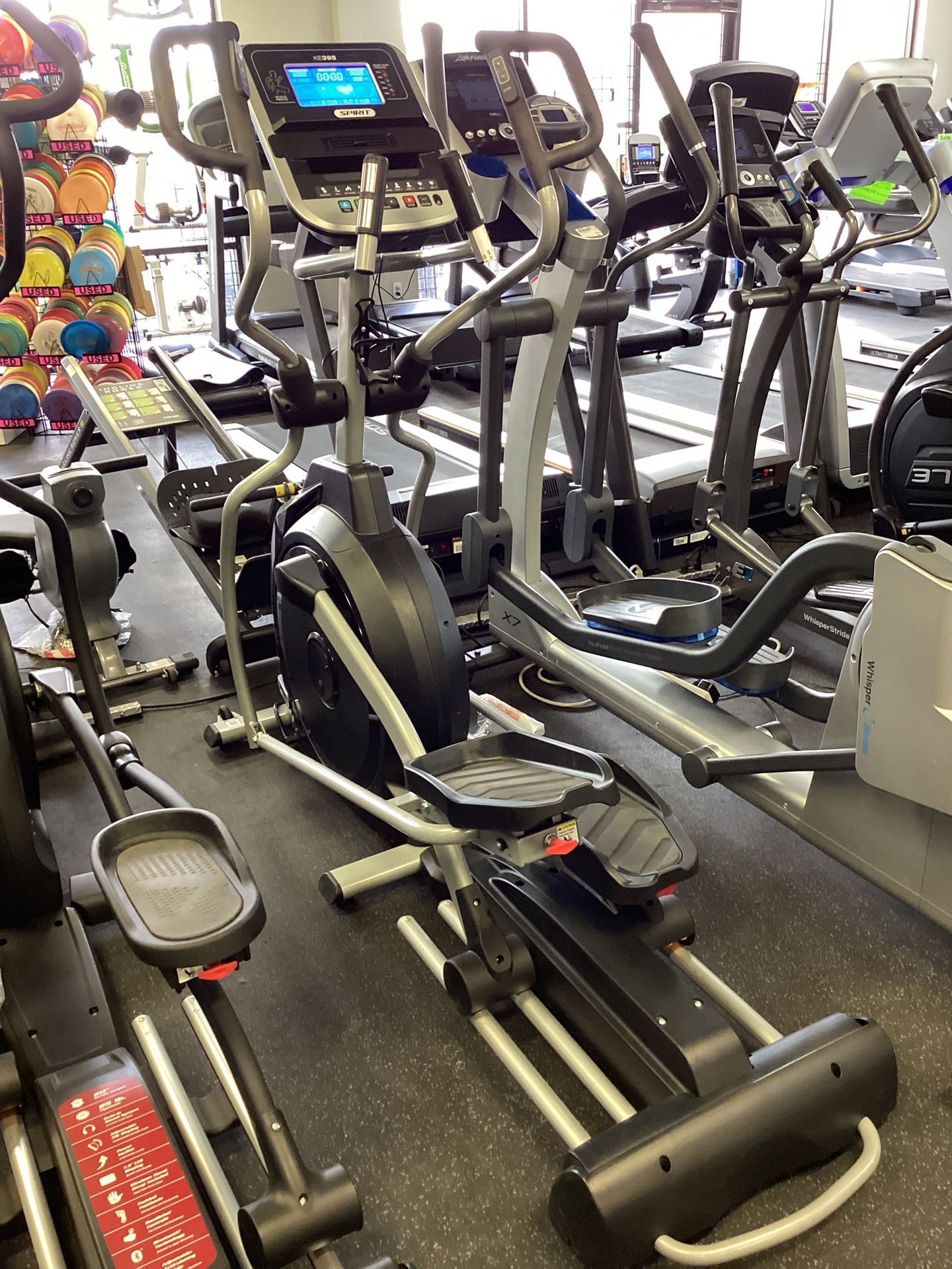 Elliptical With Power Incline Spirit XE395