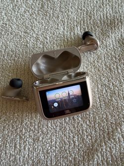 JBL Tour Pro 3s