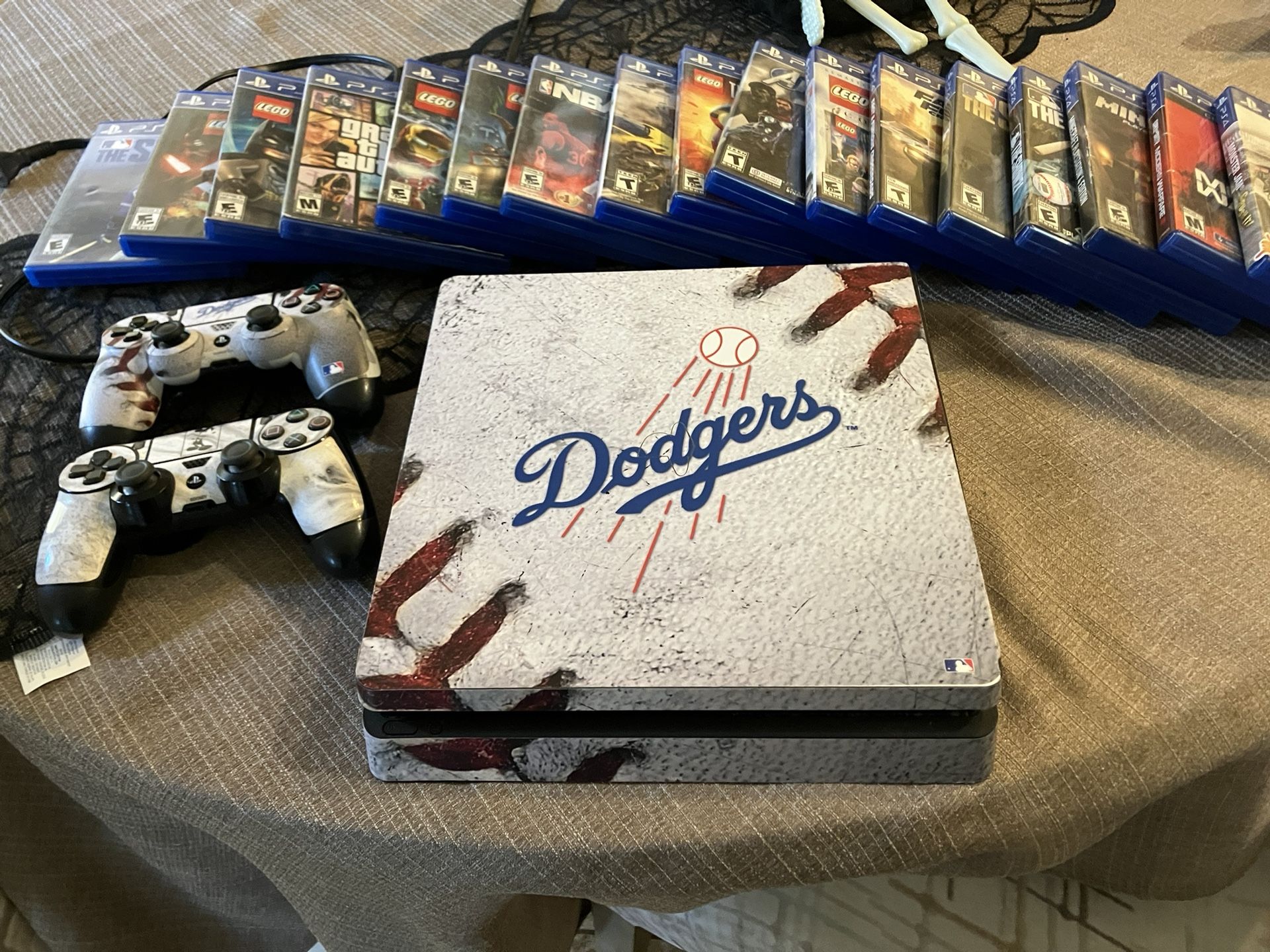 PlayStation 4 With games