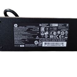 HP 45W AC Adapter
Input: 100-240V~1.1A 50-60Hz
Output: 19.5V 2.31A