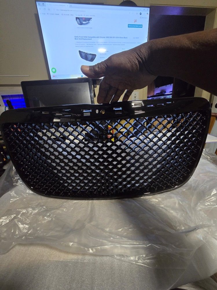 Gldifn Front Grill Compatible With Chrysler 300 See Detail # 343
