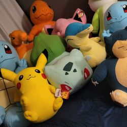Giant Pokémon/plushies 