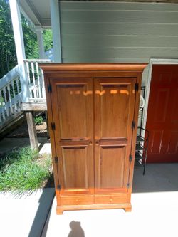 6 ft wardrobe with tv hook up