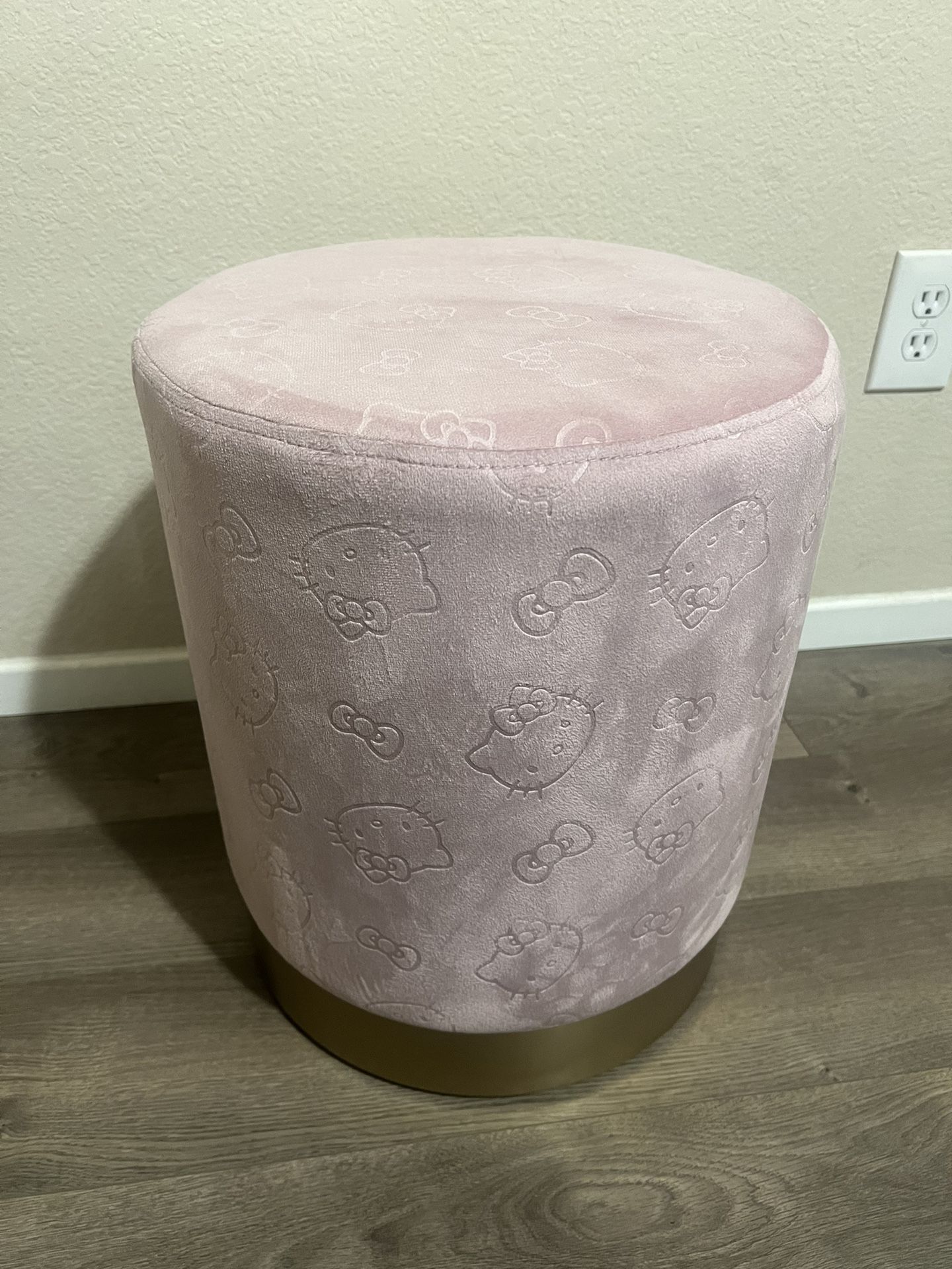HELLO KITTY Pink Vanity Ottoman Stool Makeup Chair