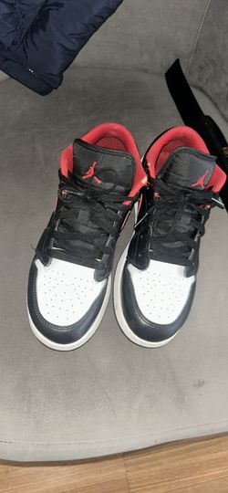 Jordan 1 low white toe