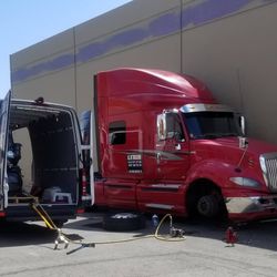 COMMERCIAL TRUCK AND TRAILER TIRE SERVICE 7DAYS 