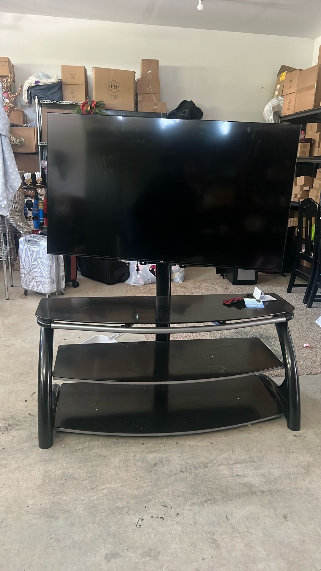 TLC Flat Smart Tv With Base Include