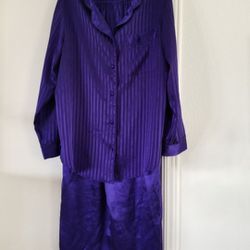 Women's nightgown shirt and pants - size S