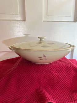 Heinrich Anmut Round Serving Bowl with Lid/Handles