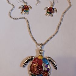 Painted Multicolored Turtle Necklace And Earrings  