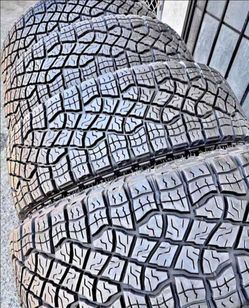 325:65R18 LT marca Goodyear Brand tires usadas en perfecta condición 80%life
