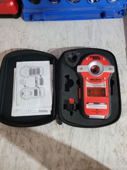Black and decker , auto leveling laser/ wooden metal stud/ AC wire sensor