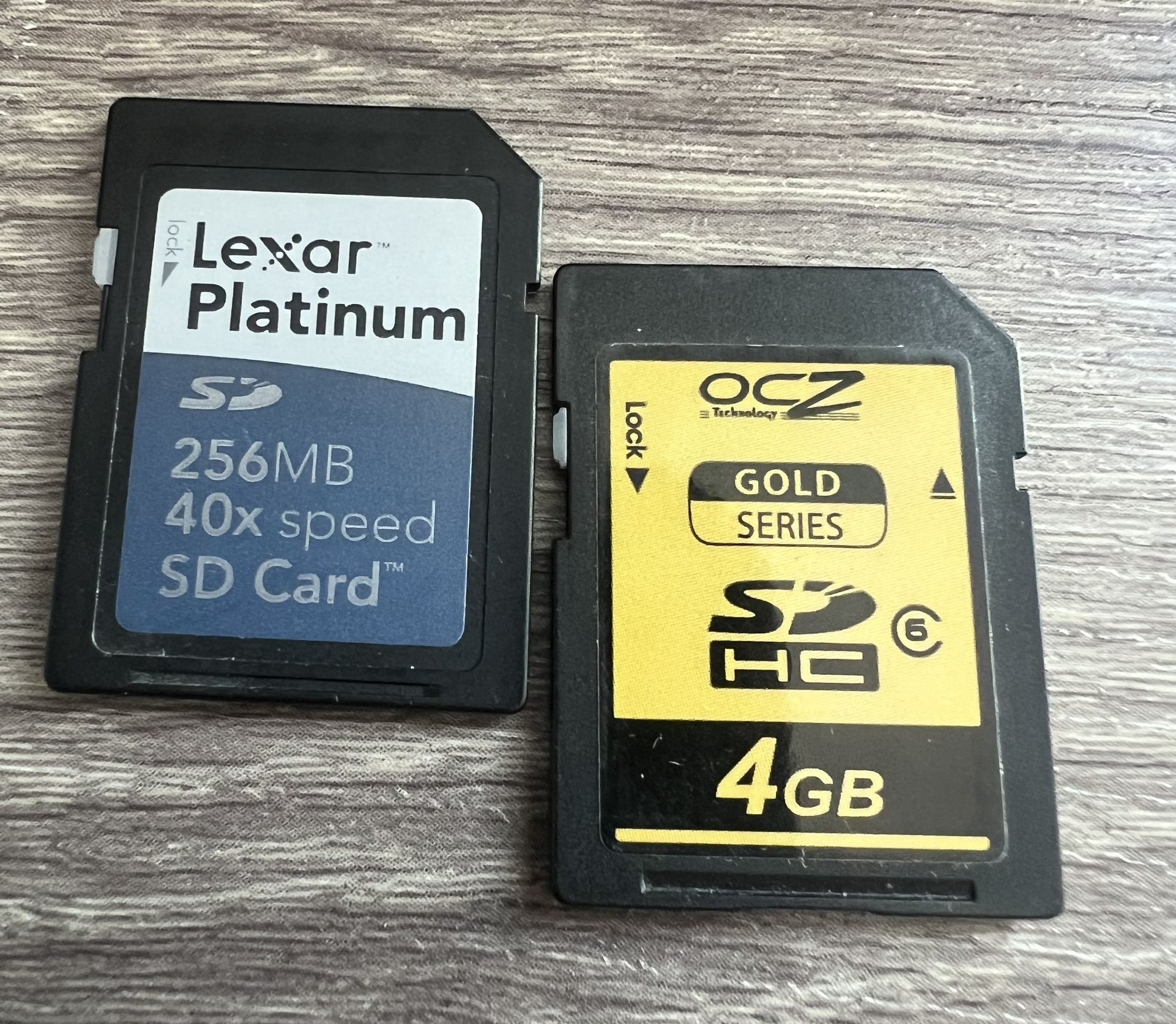 2 SD Card Lexar Platinum 256 MB OCZ Gold Series 4 GB