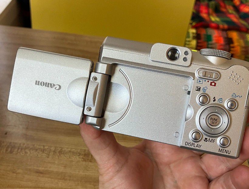 Het formulier speelgoed Inzichtelijk Canon PowerShot A610 Silver Compact Flip Screen 5.0MP Digital Camera SD  TESTED! for Sale in New York, NY - OfferUp