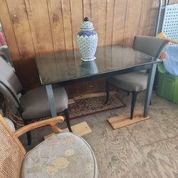 Table With 2 Chairs 