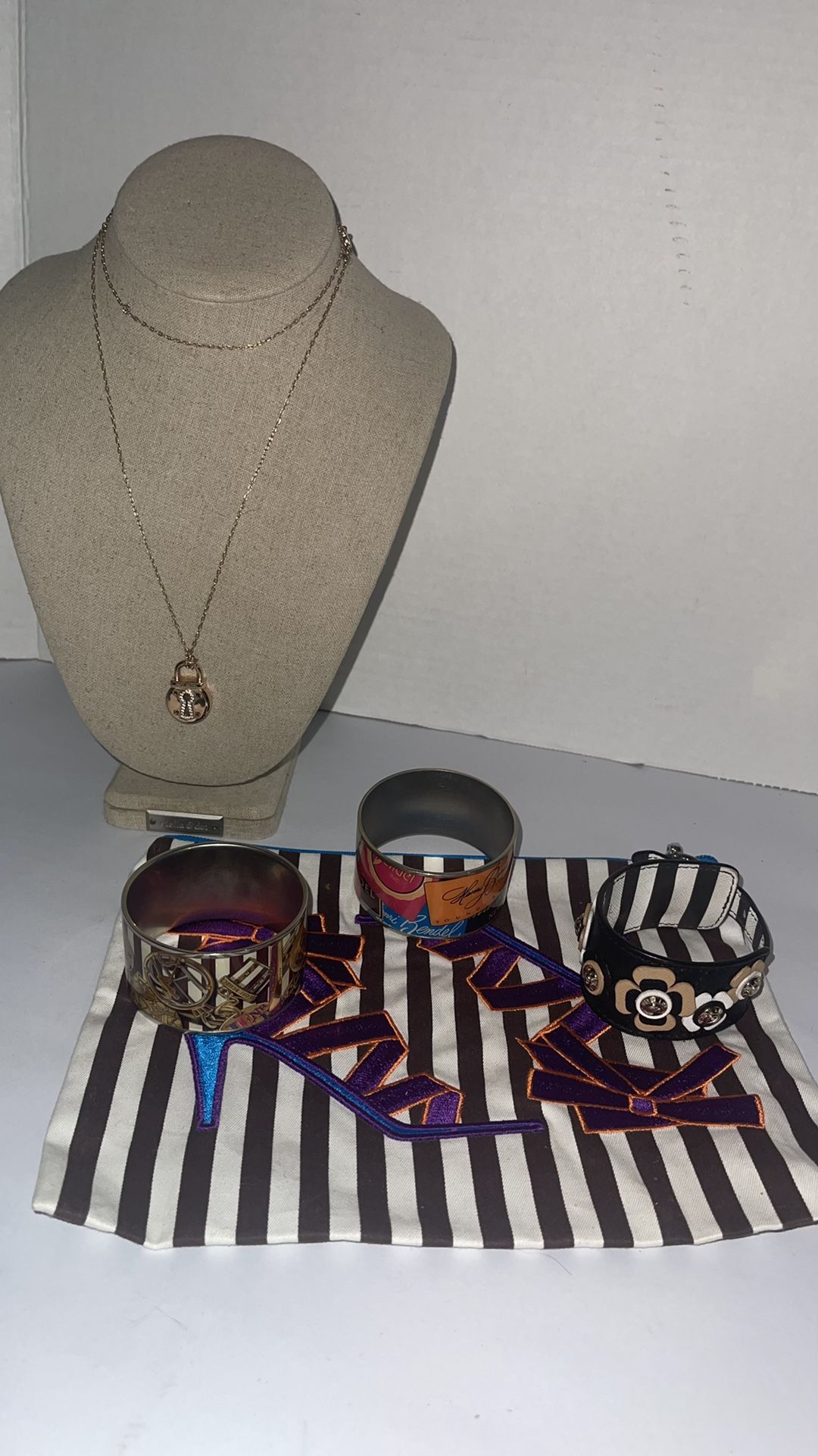 Henri Bendel Lot 1 Neckace 3 Bracelets And Bag