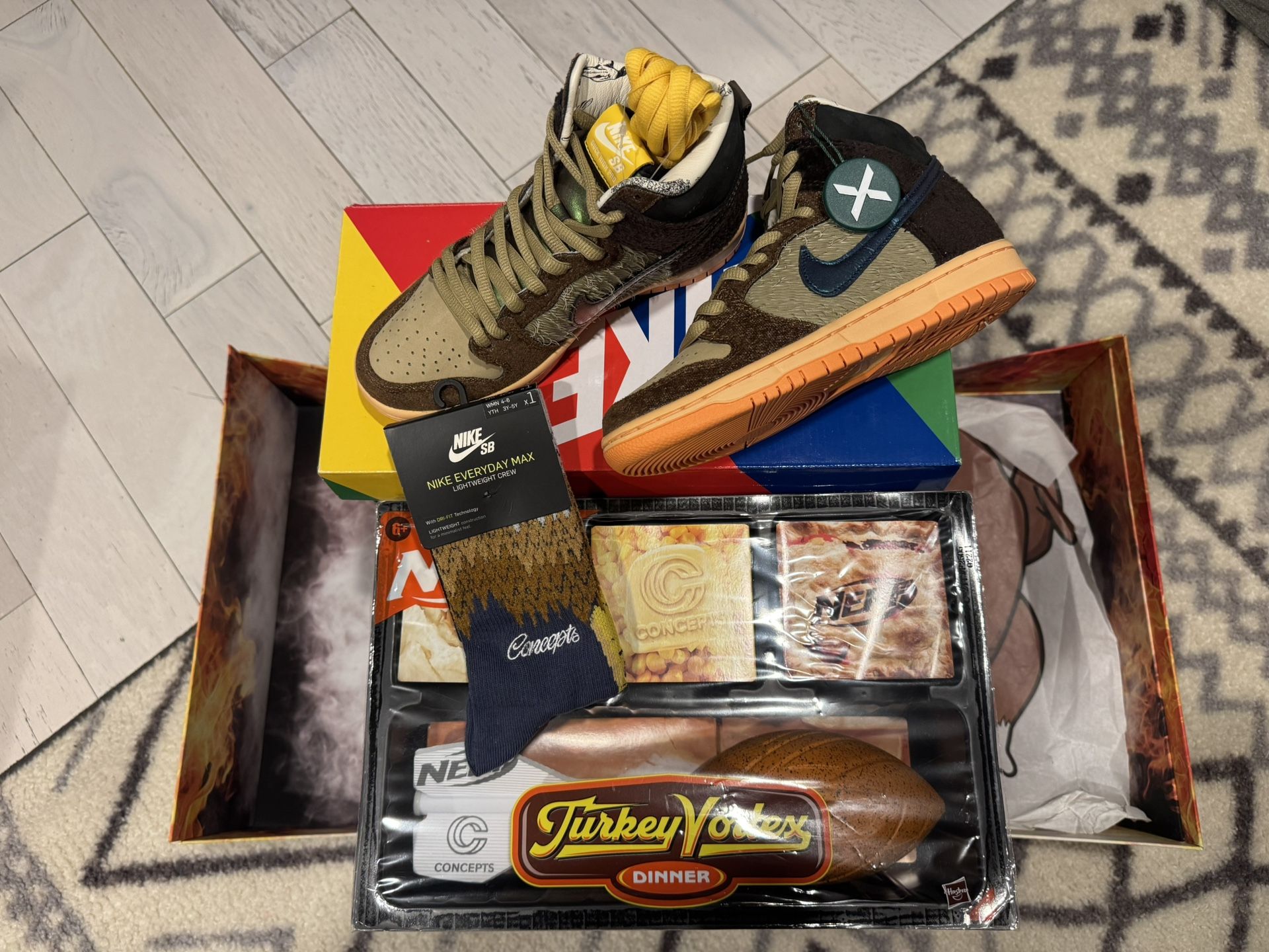 Nike SB Dunk High Concept Turdunken (special Box)