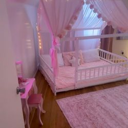 Full size white house bed