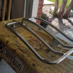 Motorcycle luggage rack