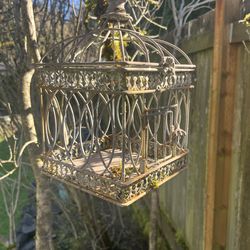 Decorative birdcage