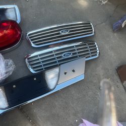 Crown Victoria Lincoln Navigator Front Grill And Lights