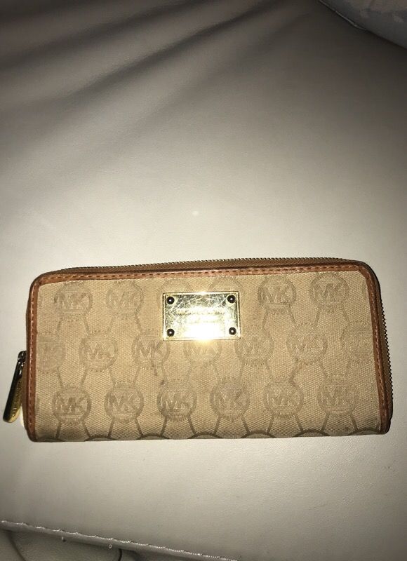 Michael Kors wallet