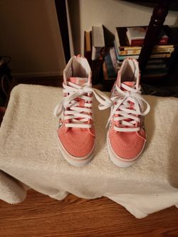 VAN'S OFF THE WALL SNEAKERS, SIZE 10.5C