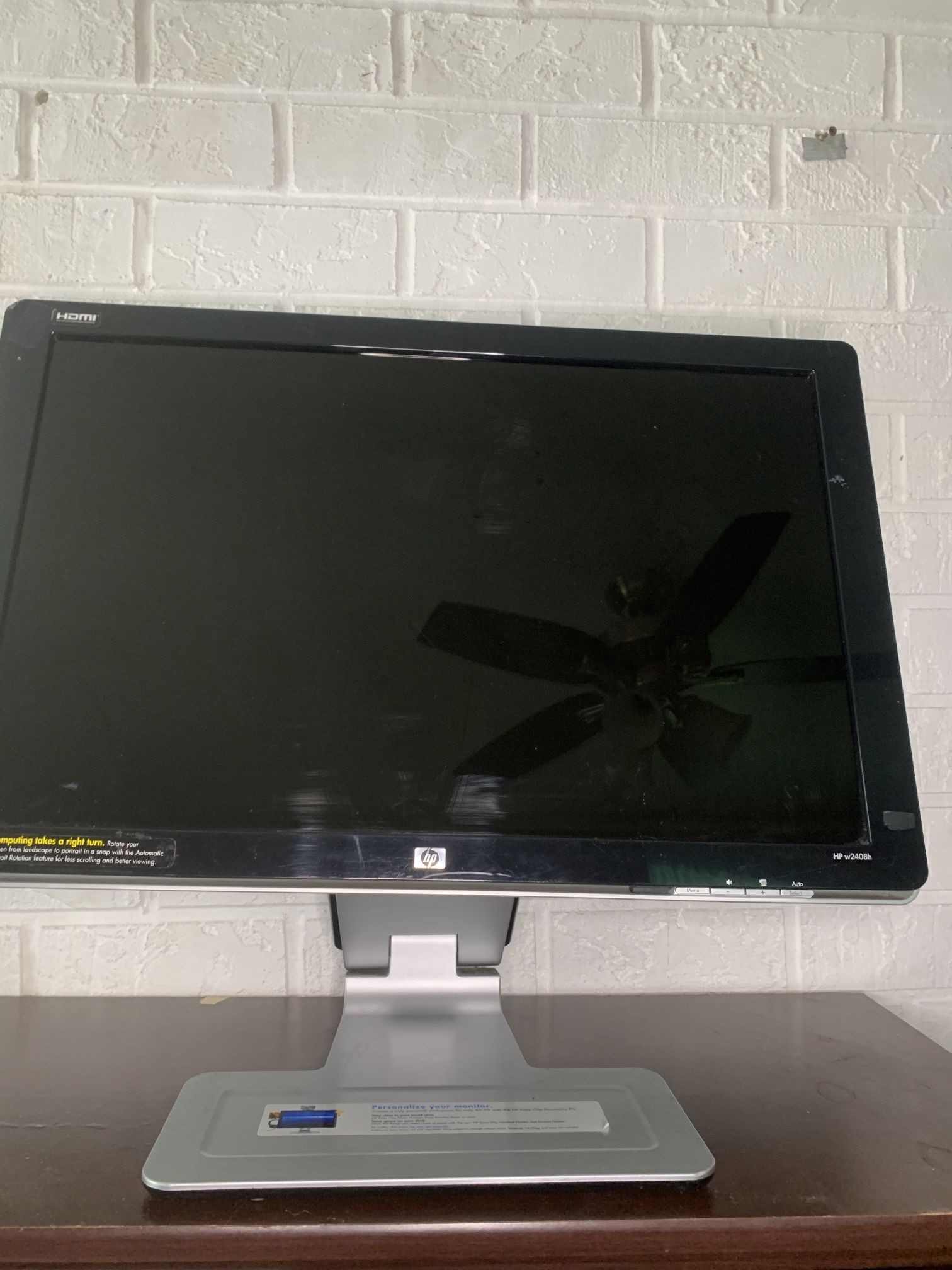 24 Inch LCD Color Monitor Hp Model W2408H