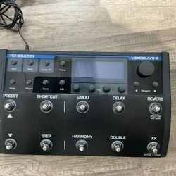 TC Helicon Voice live 2