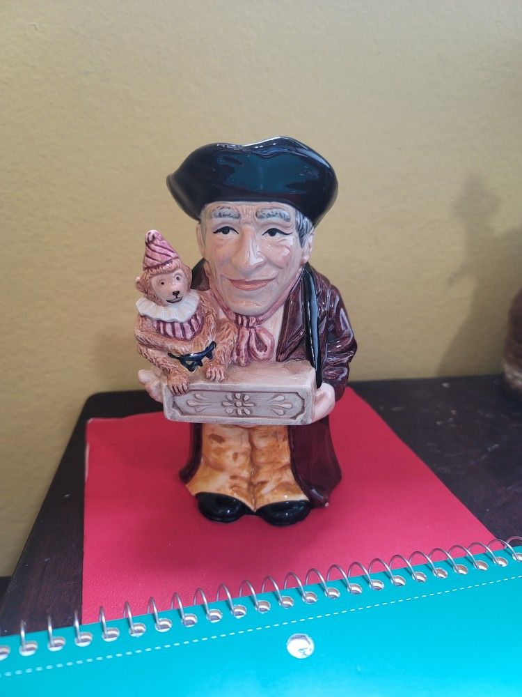 Toby Jug leonardo collection