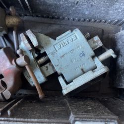 Heavy Duty Cast Iron Bench Vise Lot, Swivel Base