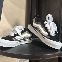 Boys/kids Size 11 Vans 