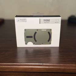 Ridge RFID blocking Wallet (MagSafe Compatible)