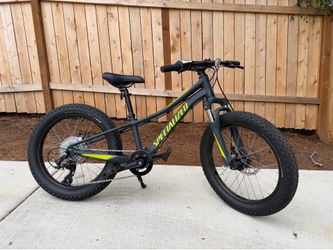 Specialized Riprock 20 Kids Mountain Bike – Disc Brakes – Excellent Condition