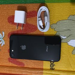 iPhone 8 64g Factory Unlock Like New 