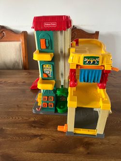 Vintage Fisher-Price Little People Garage Car Wash Playset