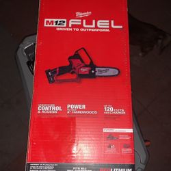 Milwaukee M12 Fuel 