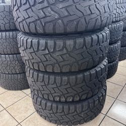 Lt 295/70/18 The Set Toyo 