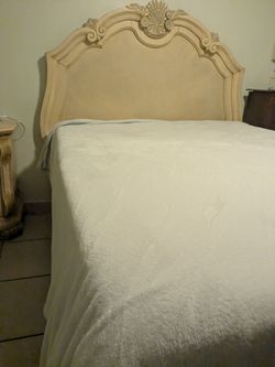 Queen bedroom set