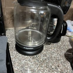 Kitchen utensil package- kettle and American toaster