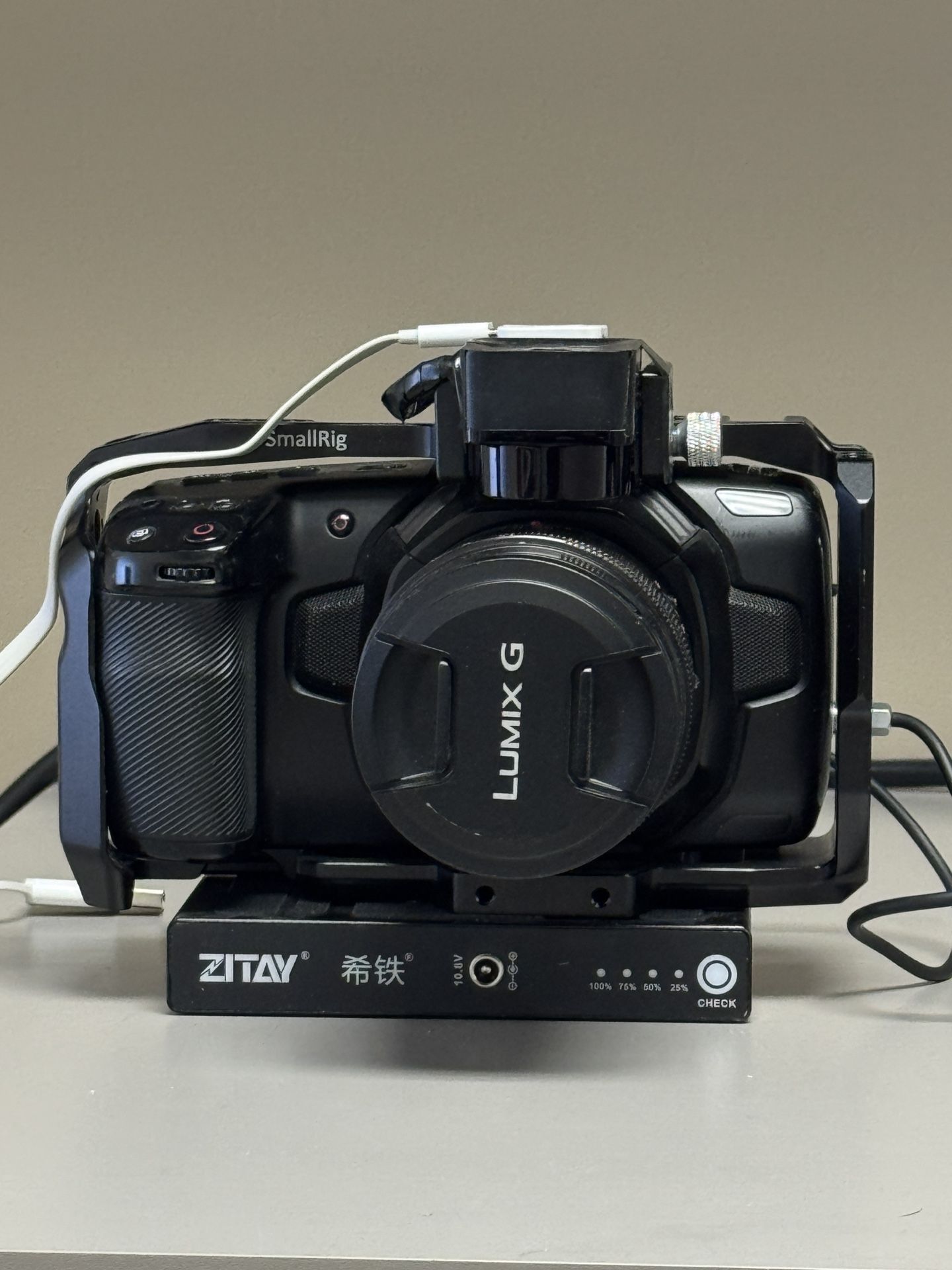 Blackmagic Pocket Cinema Camera 4K - Black（Laser autofocus）