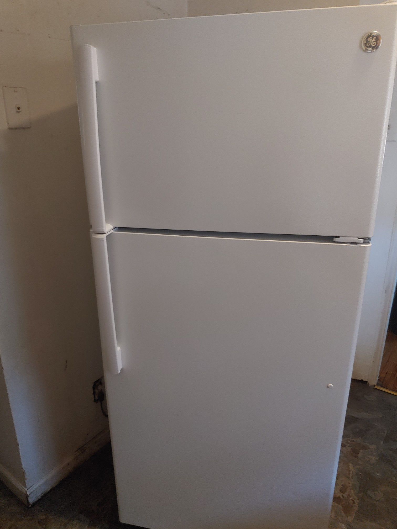 17cft GE refrigerator $425.00
