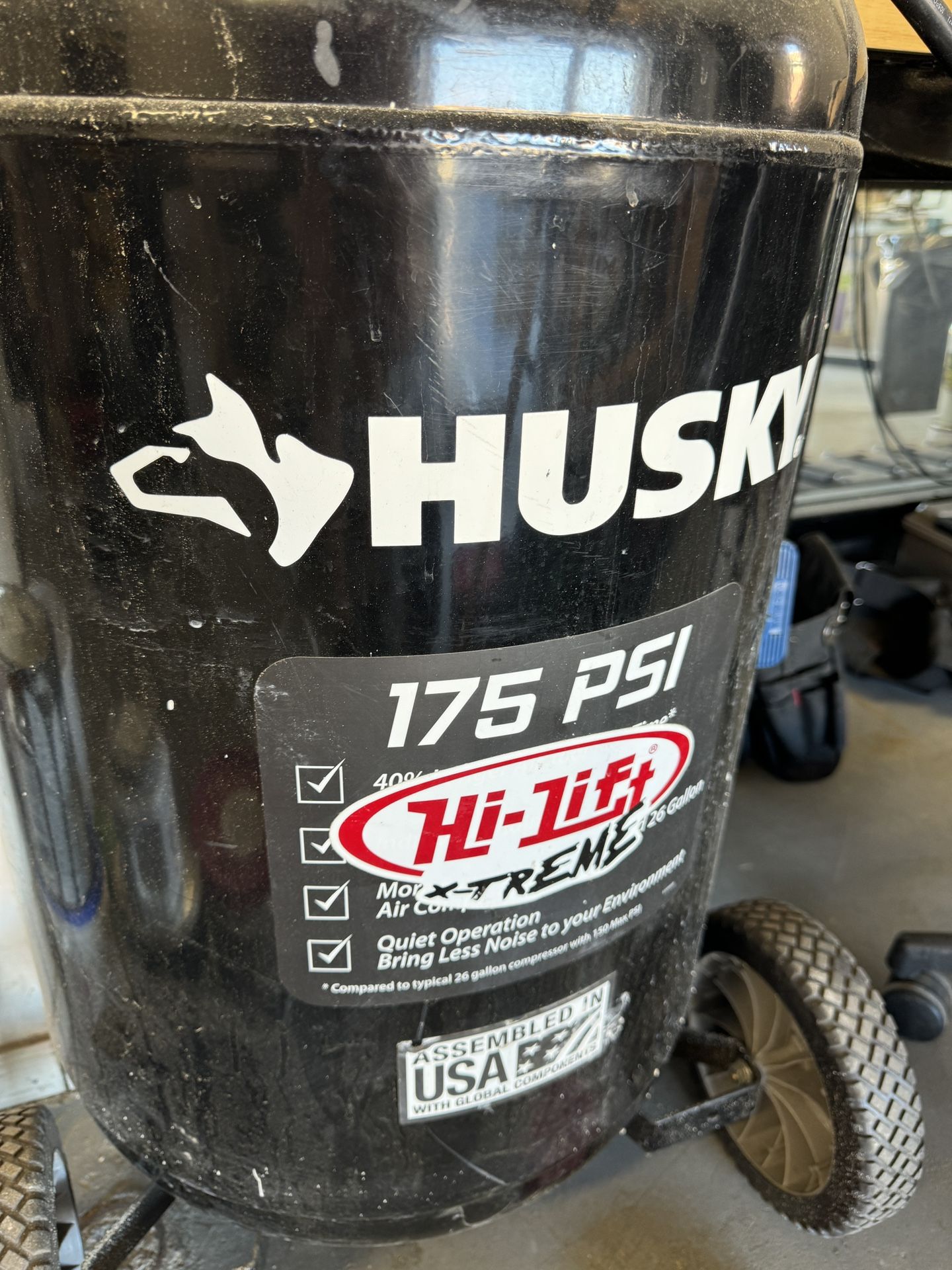 Husky 30 Gallon Air Compressor And Air Hose Reel