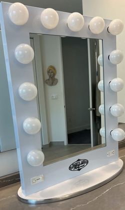 Hollywood Vanity Mirror