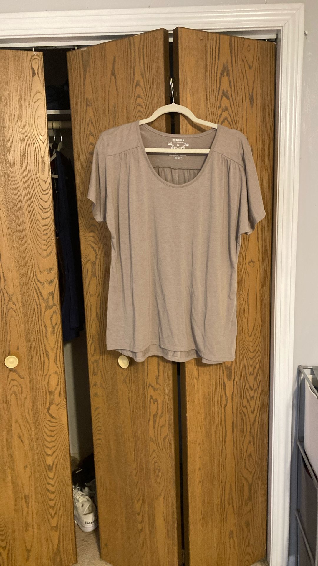Beige T-shirt, short sleeve size extra large